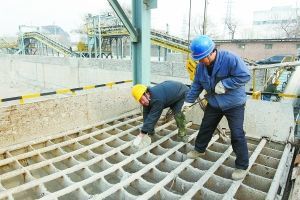 北京建筑垃圾變身“石子”鋪公路|建筑垃圾|再生骨料|生物質(zhì)能源_新浪新聞